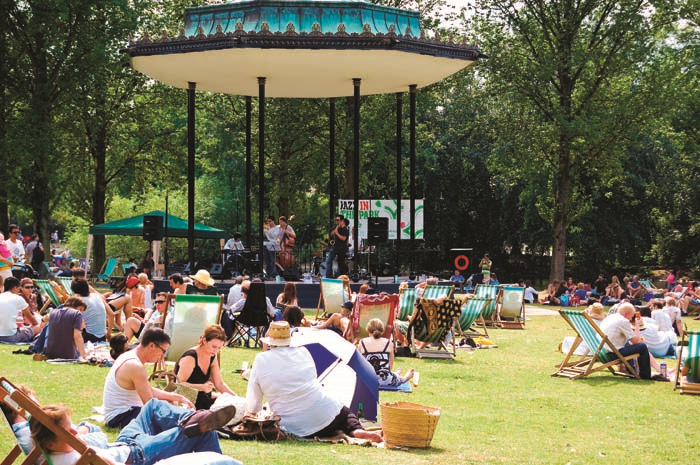 İPEK AYAYDIN ABDİKİN LONDRASI