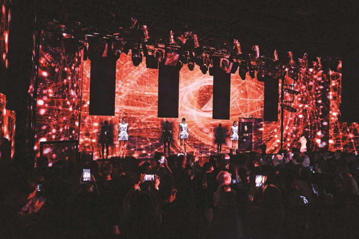 MERCEDES-BENZ FASHION WEEK ISTANBUL 2017 İLKBAHAR-YAZ KOLEKSİYONLARI