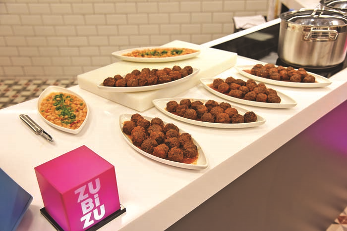 SOHBETLE RENKLENEN EĞLENCELİ YEMEK ATÖLYESİ