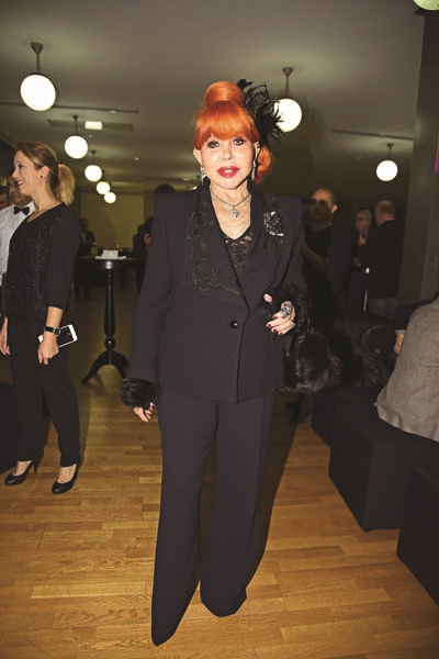 REZAN HAS: 90 YILLIK  HAYATIN SERGİSİ 