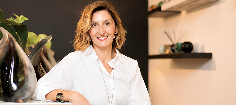 FELEKŞAN ONAR’IN CAM SERÜVENİ