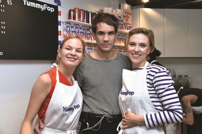 SCARLETT MISIRCI OLDU 