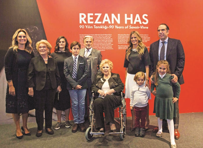 REZAN HAS: 90 YILLIK  HAYATIN SERGİSİ 