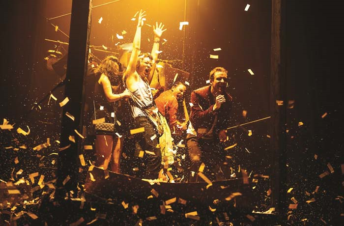 TEKNOLOJİ VE SANATIN BİR ARAYA GELDİĞİ GÖSTERİ