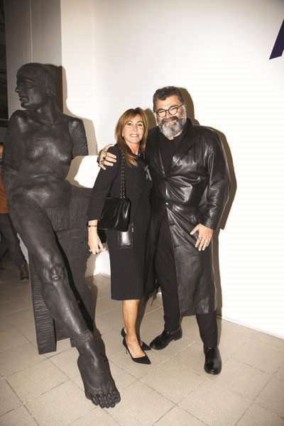 ELGİZ MÜZESİ’NDE SIRADIŞI  HEYKELLER 