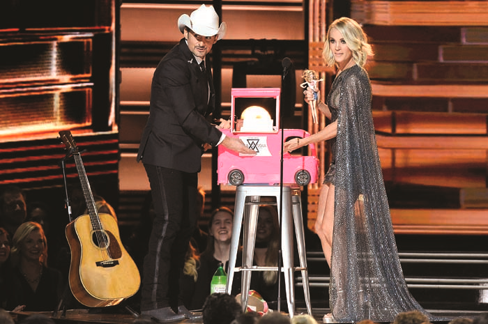 COUNTRY MÜZİK ÖDÜLLERİ’NDE BEYONCE’DEN SÜRPRİZ ŞOV