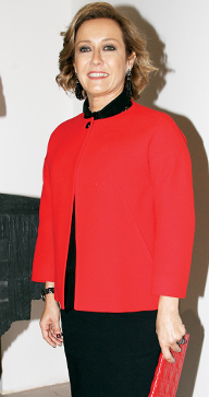 ELGİZ MÜZESİ’NDE SIRADIŞI  HEYKELLER 