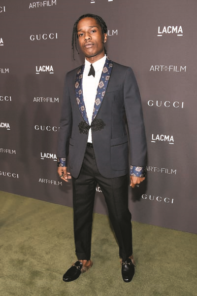 MÜZEDE YILDIZLI GECE