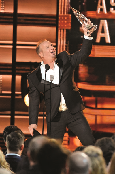 COUNTRY MÜZİK ÖDÜLLERİ’NDE BEYONCE’DEN SÜRPRİZ ŞOV