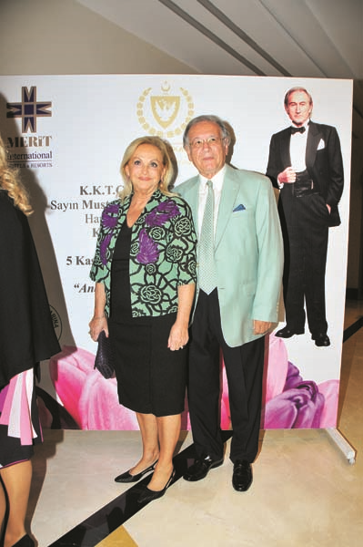 VURAL GÖKÇAYLI’DAN “ANADOLU MEDENİYETLERİNDEN İZLER” KOLEKSİYONU