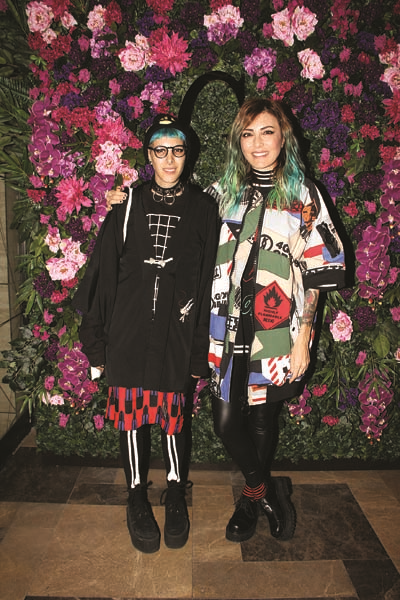 YENİ KOLEKSİYONDA  ÇİÇEKLERİN DANSI 