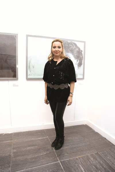 TUTKU DOLU KADINLARIN PORTRELERİ