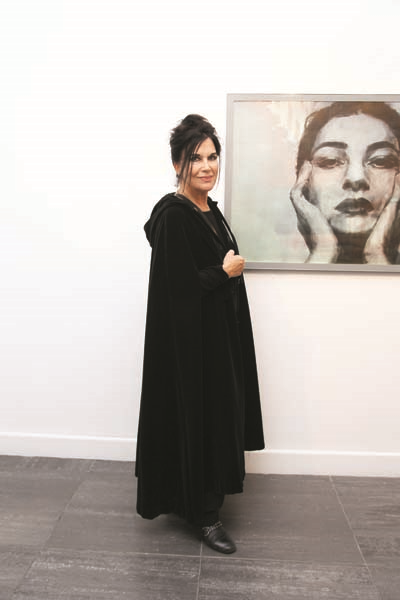 TUTKU DOLU KADINLARIN PORTRELERİ