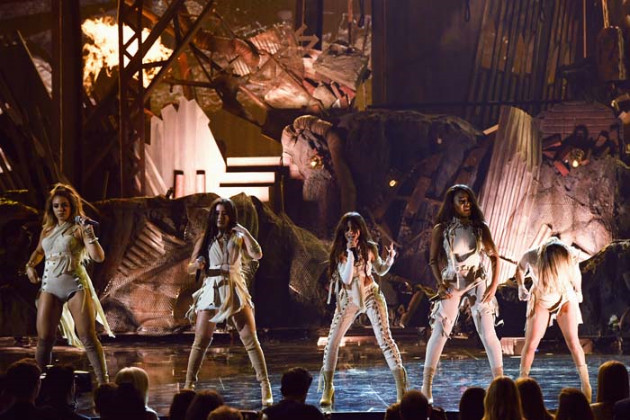 AMERİKAN MÜZİK ÖDÜLLERİ SAHİPLERİNİ BULDU