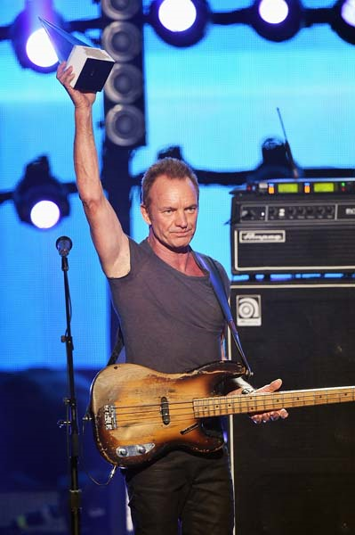 AMERİKAN MÜZİK ÖDÜLLERİ SAHİPLERİNİ BULDU