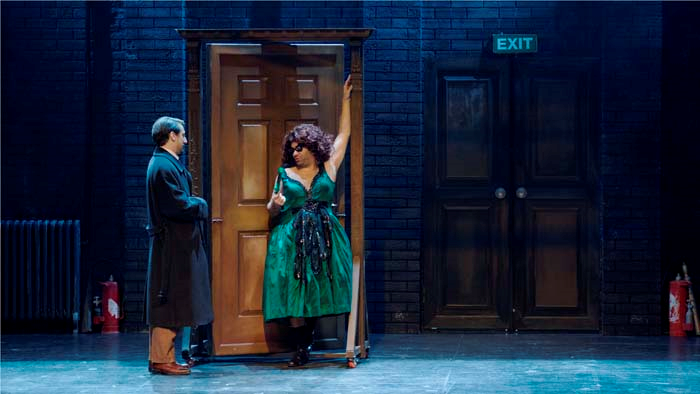 KOMİK BİR CASUSLUK SERÜVENİ