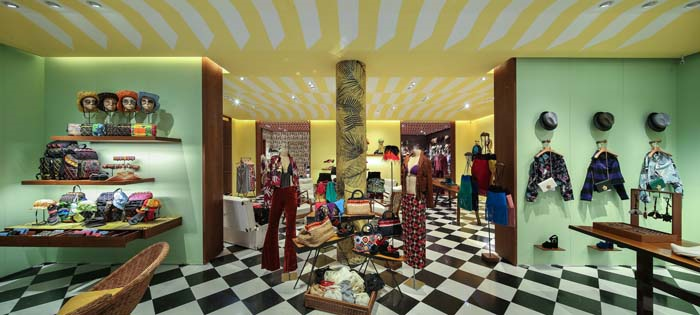 KARAYİPLER’E EGZOTİK MAĞAZA