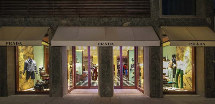 KARAYİPLER’E EGZOTİK MAĞAZA