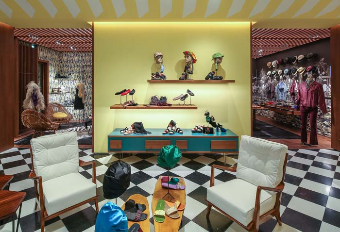 KARAYİPLER’E EGZOTİK MAĞAZA