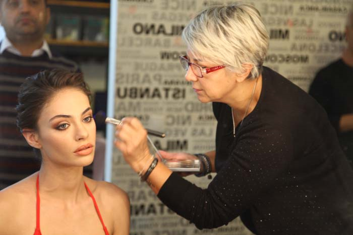 LEONARDO DICAPRIONUN ESKİ SEVGİLİSİ İSTANBULDAYDI