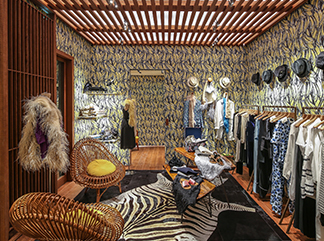 KARAYİPLER’E EGZOTİK MAĞAZA