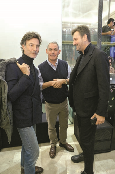 DERİ VE KÜRK  KOLEKSİYONU  BEĞENİ TOPLADI