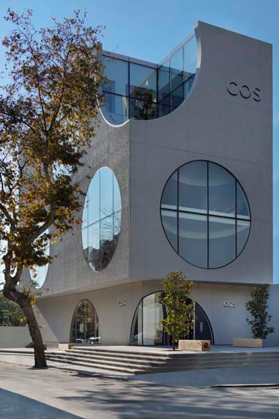 COS, İSTANBULDA İLK CADDE MAĞAZASINI AÇTI