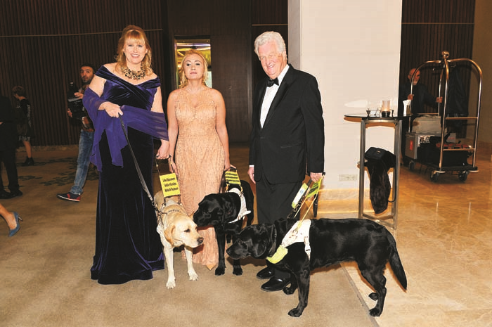 HER ŞEY  ENGELLERİ KALDIRMAK İÇİN