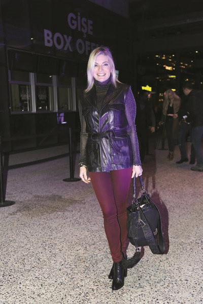 ÇILGIN GÖSTERİ FUERZA BRUTA  BİR KEZ DAHA BÜYÜLEDİ 