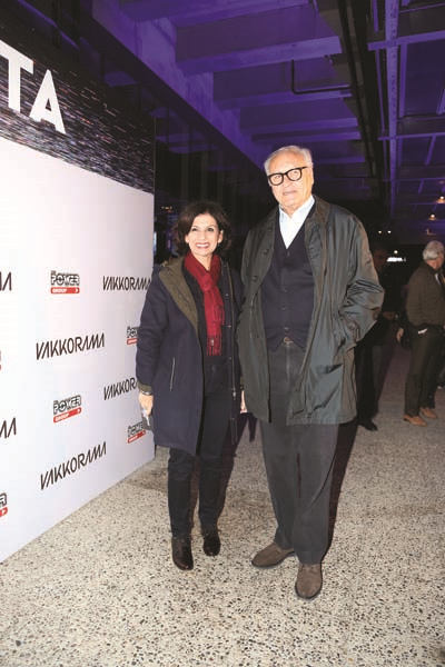 ÇILGIN GÖSTERİ FUERZA BRUTA  BİR KEZ DAHA BÜYÜLEDİ 