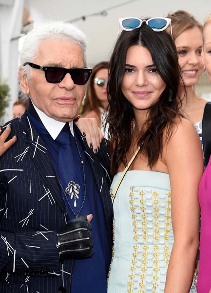 KARL LAGERFELD’İ EN ÇOK KİM SEVİYOR?