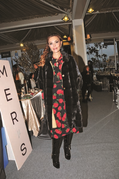 OTİZMLİ ÇOCUKLAR YARARINA YILBAŞI ALIŞVERİŞ ŞENLİĞİ 