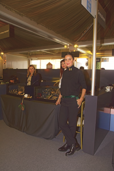 OTİZMLİ ÇOCUKLAR YARARINA YILBAŞI ALIŞVERİŞ ŞENLİĞİ 