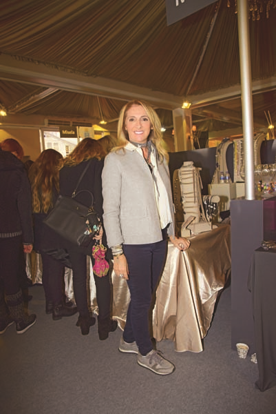 OTİZMLİ ÇOCUKLAR YARARINA YILBAŞI ALIŞVERİŞ ŞENLİĞİ 