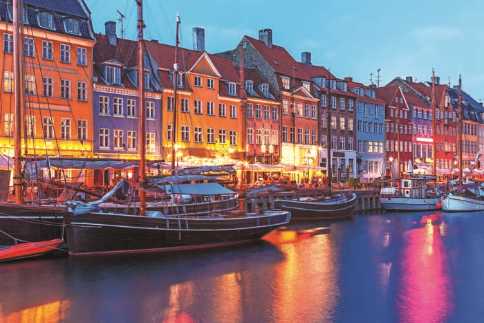 YELDA İPEKLİ LÜKSLERİNİ ALEM’E ANLATTI 