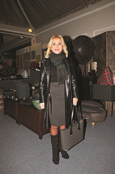 OTİZMLİ ÇOCUKLAR YARARINA YILBAŞI ALIŞVERİŞ ŞENLİĞİ 