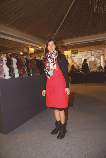 OTİZMLİ ÇOCUKLAR YARARINA YILBAŞI ALIŞVERİŞ ŞENLİĞİ 