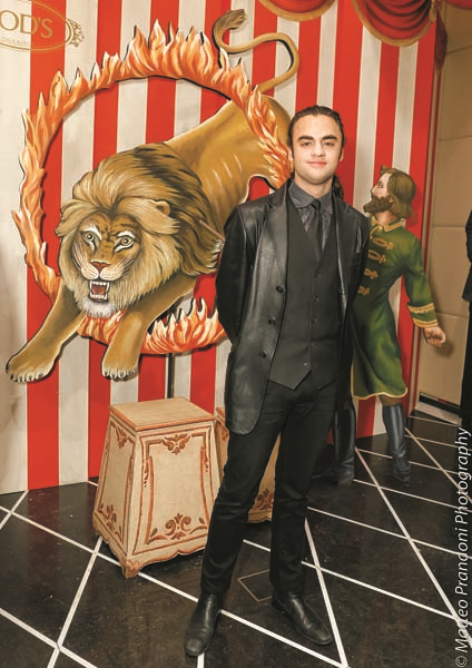  TOD’S’DAN BÜYÜLEYİCİ SİRK SANATI