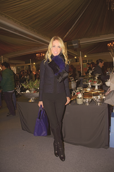 OTİZMLİ ÇOCUKLAR YARARINA YILBAŞI ALIŞVERİŞ ŞENLİĞİ 