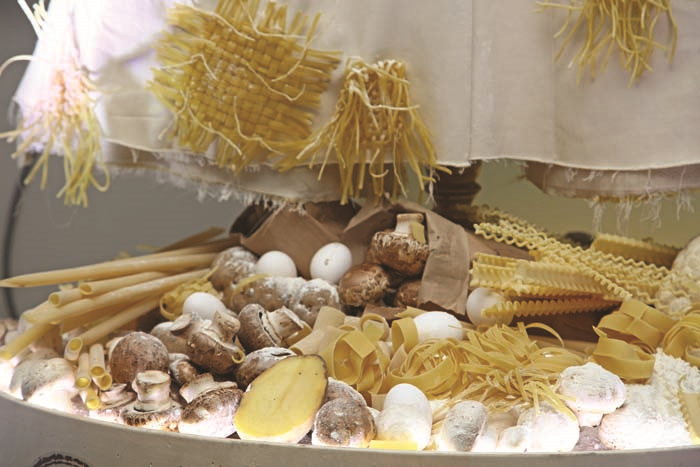 BAHAR KORÇAN’DAN MAKARNAYA  MODA DOKUNUŞU 