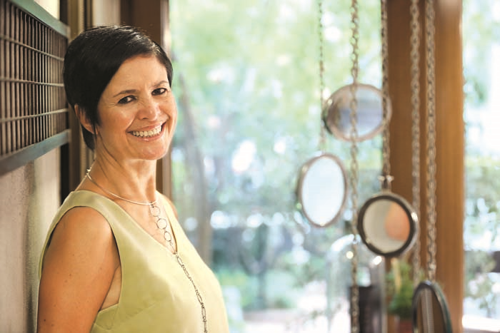 MERAL SAATÇİ LÜKSLERİNİ ALEM’E ANLATTI