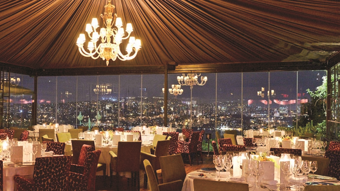 MERAL SAATÇİ LÜKSLERİNİ ALEM’E ANLATTI