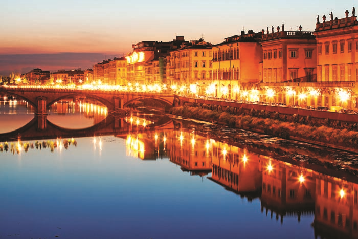 MERAL SAATÇİ LÜKSLERİNİ ALEM’E ANLATTI