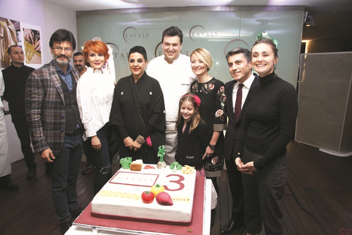 BAHAR KORÇAN’DAN MAKARNAYA  MODA DOKUNUŞU 