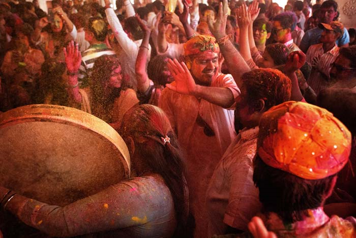 HİNDİSTANIN GİZEMİNE YOLCULUK