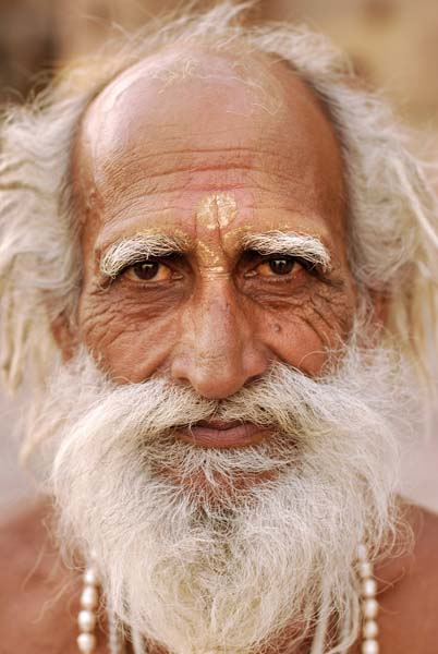 HİNDİSTANIN GİZEMİNE YOLCULUK