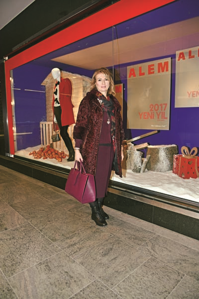 ALEM DERGİSİ’NİN YENİ YIL KAPAĞI HARVEY NICHOLS’IN VİTRİNLERİNİ SÜSLEDİ