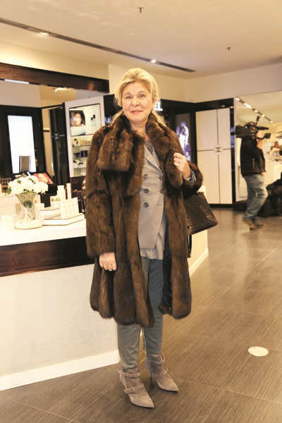 ALEM DERGİSİ’NİN YENİ YIL KAPAĞI HARVEY NICHOLS’IN VİTRİNLERİNİ SÜSLEDİ