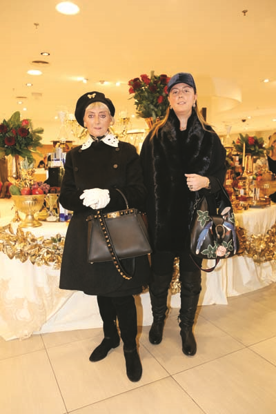 ALEM DERGİSİ’NİN YENİ YIL KAPAĞI HARVEY NICHOLS’IN VİTRİNLERİNİ SÜSLEDİ