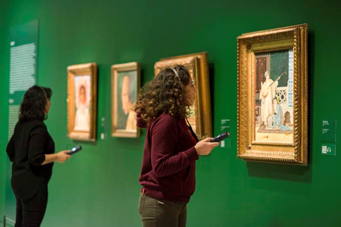 SEVİLEN İSİMLER SANAT ESERLERİNİ ANLATIYOR